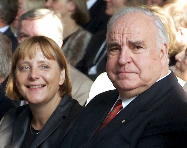 Ангела Меркель и Гельмут Коль. 27 сентября 2000 год