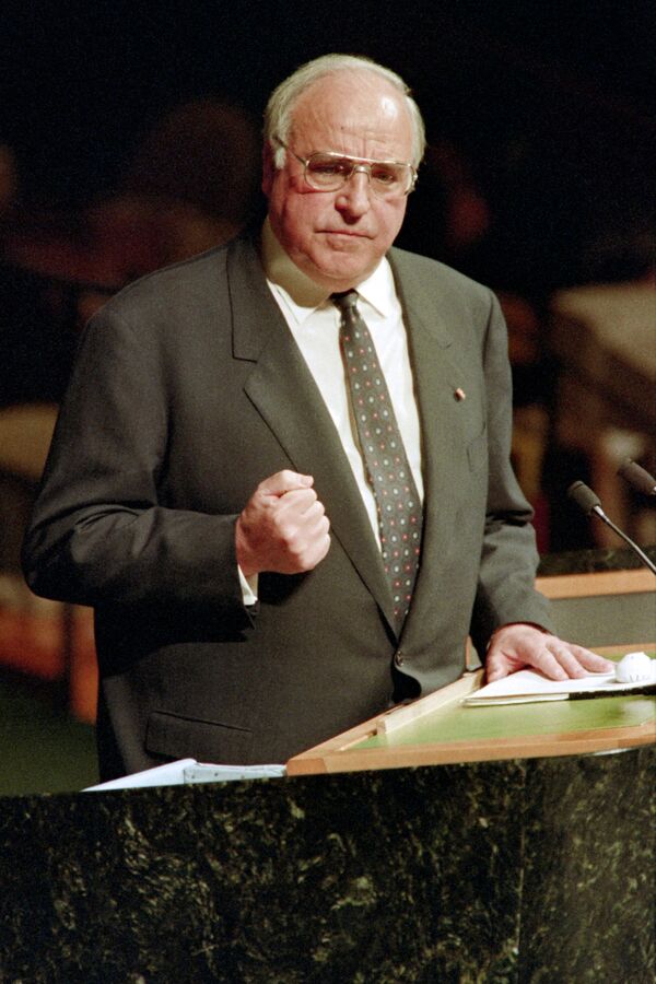 Канцлер Германии Гельмут Коль на выступлении в Генассамблеи ООН. 1992 год