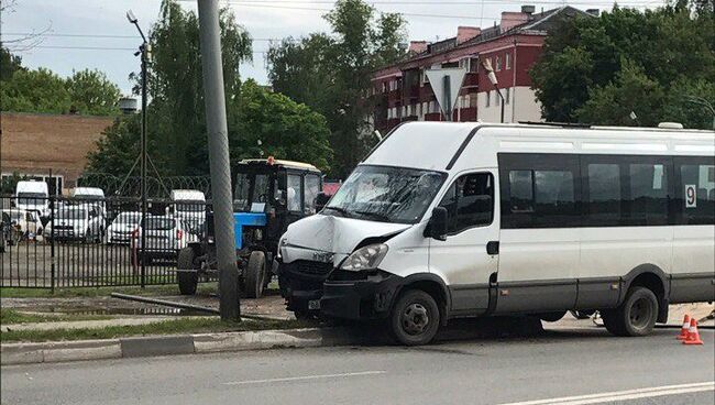 Авария маршрутки номер 9 возле ДОСААФ автошколы в г.Балашиха