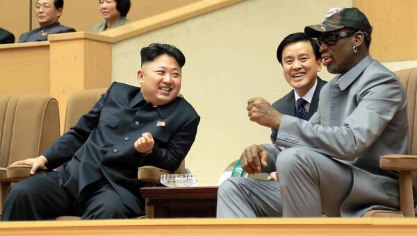 Баскетболист Деннис Родман и лидер КНДР Ким Чен Ын . Архивное фото