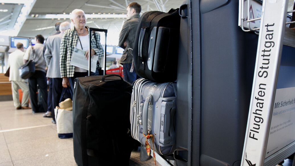 Немецкая таможня конфисковала у двух россиянок дорогую одежду и сумки