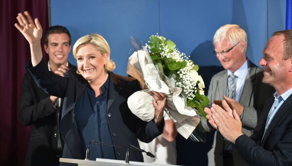 Лидер французского правого национального фронта и кандидат в депутаты Марин Ле Пен