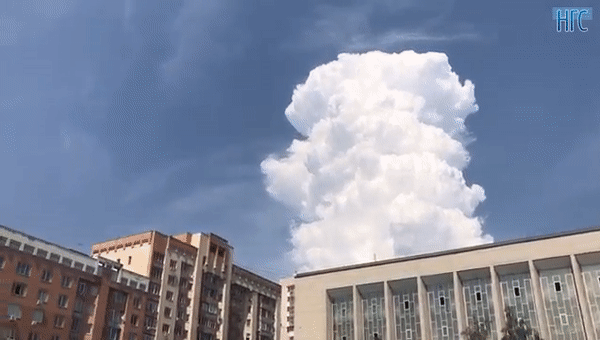Над Новосибирском появилась гигантская облачная башня