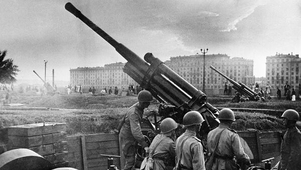 Солдаты, обороняющие Москву во время Великой Отечественной войны. Архивное фото