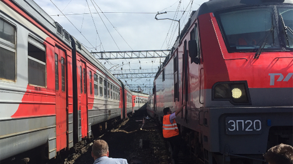 Поезд Стриж, ехавший из Нижнего Новгорода в Москву, задел электричку Нахабино — Щербинка