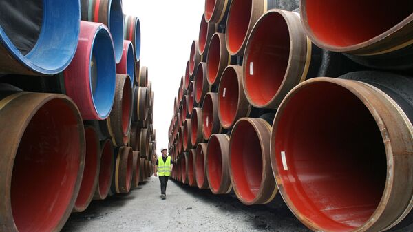 Подготовка к прокладке труб газопровода по дну Балтийского моря в рамках реализации проекта Северный поток в порту Визби на острове Готланд