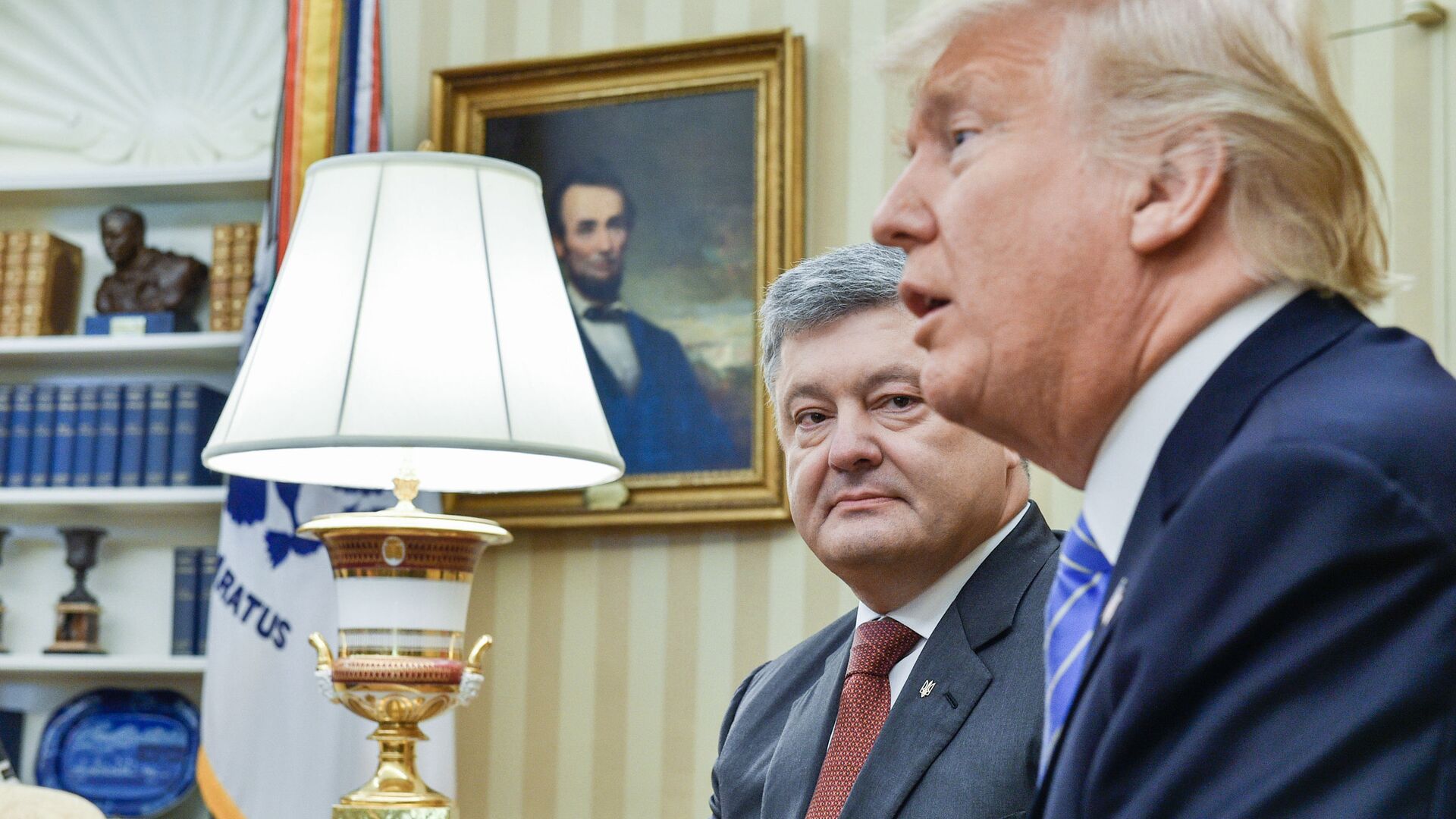 Петр Порошенко* и Дональд Трамп - РИА Новости, 1920, 13.04.2025