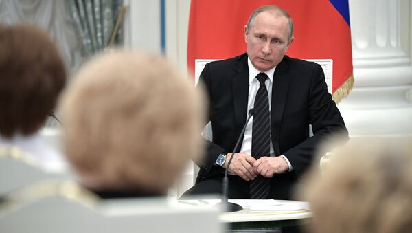 Президент РФ Владимир Путин во время встречи с членами Общественной палаты шестого состава. 20 июня 2017