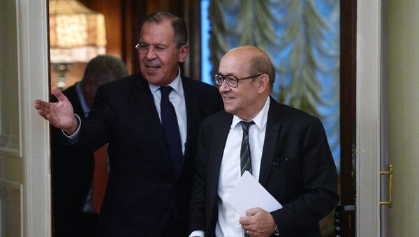 Министр иностранных дел РФ Сергей Лавров и глава МИД Франции Жан-Ив Ле Дриан во время встречи. 20 июня 2017