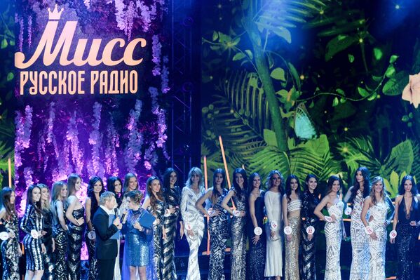 Конкурсантки на всероссийском конкурсе красоты Мисс Русское радио в Барвиха Luxury Village в Москве