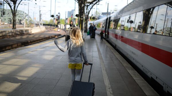 Девочка с на вокзале