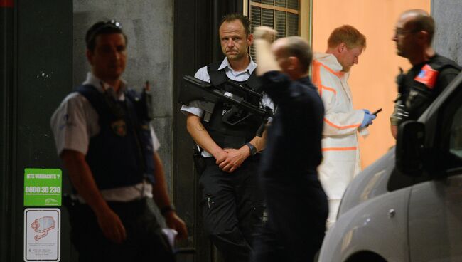 Криминалисты и полиция на месте теракта на центральном вокзале Брюсселя