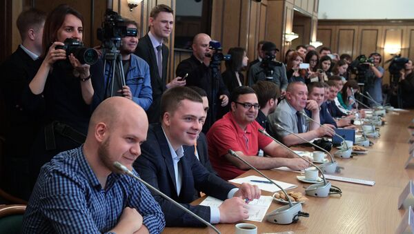 Блогеры и журналисты на заседании Совета блогеров в Государственной Думе РФ