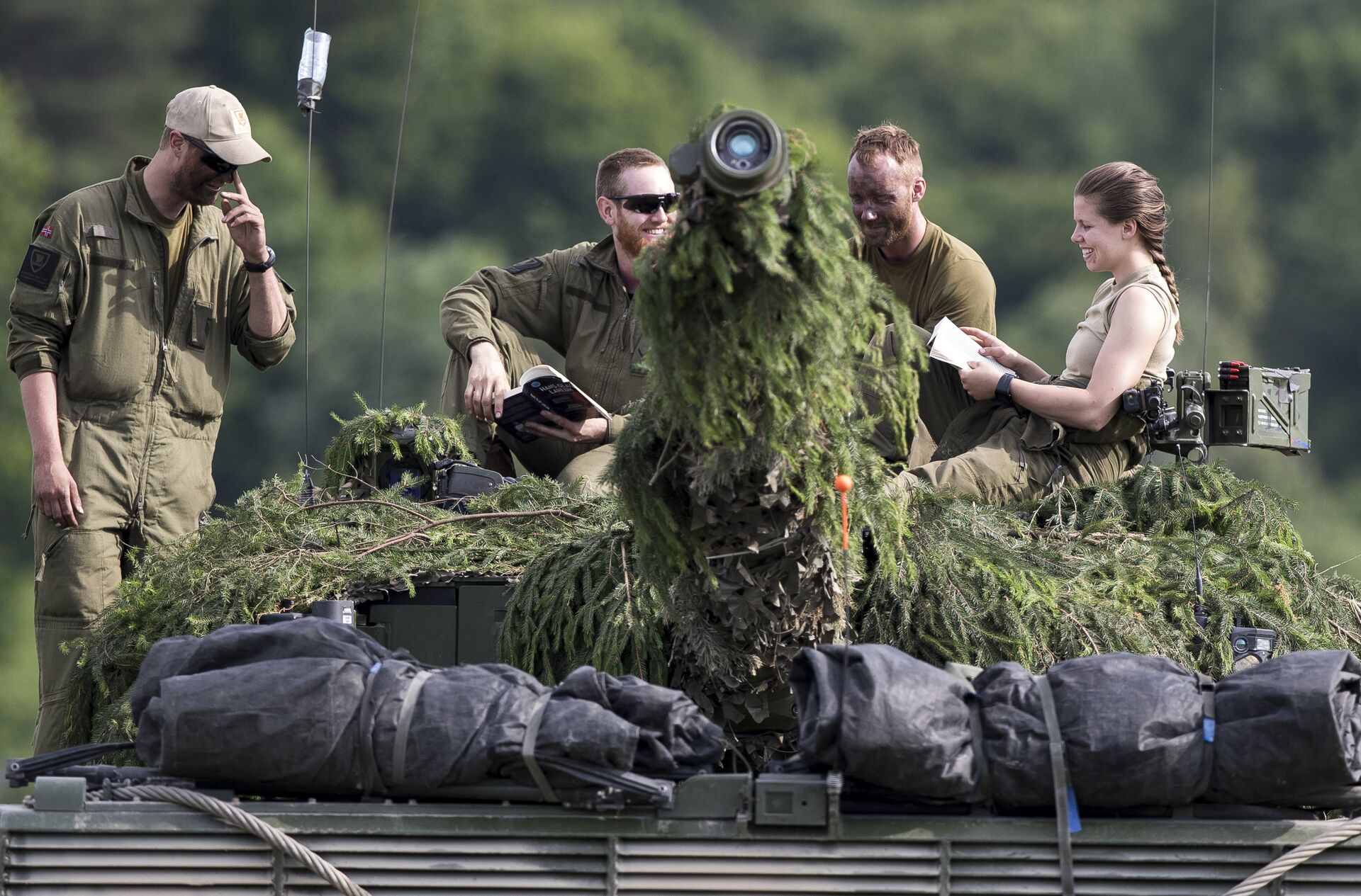 Учения НАТО Iron Wolf 2017 в Латвии. 20 июня 2017 Учения НАТО Iron Wolf 2017 в Латвии. 20 июня 2017 - РИА Новости, 1920, 13.11.2025