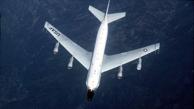 Американский самолет-разведчик RC-135