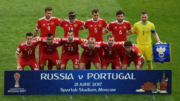 Игроки сборной России перед началом матча Кубка конфедераций-2017 по футболу между сборными России и Португалии. 21 июня 2017