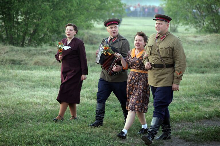 Участники исторической реконструкции, посвященной Дню памяти и скорби о погибших в Великой Отечественной войне в Бресте