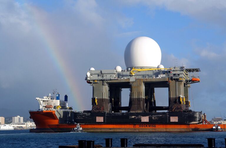 Плавучий радиолокационный комплекс SBX (Sea Based X-Band) в Перл-Харборе. 2006 год Плавучий радиолокационный комплекс SBX (Sea Based X-Band) в Перл-Харборе. 2006 год