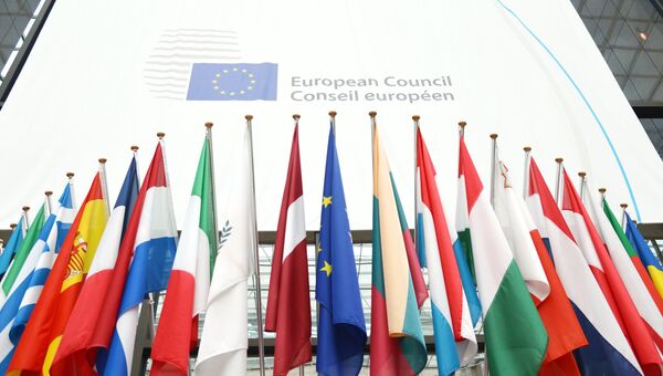 Флаги стран-участниц Европейского союза на саммите государств и правительств Евросоюза в Брюсселе. 22 июня 2017