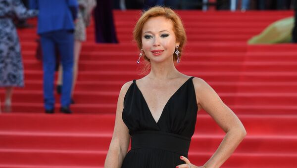 Актриса Елена Захарова на церемонии открытия 39-го Московского международного кинофестиваля в Москве