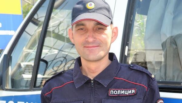 Кузбасский полицейский спас девочку, провалившуюся в глубокую яму