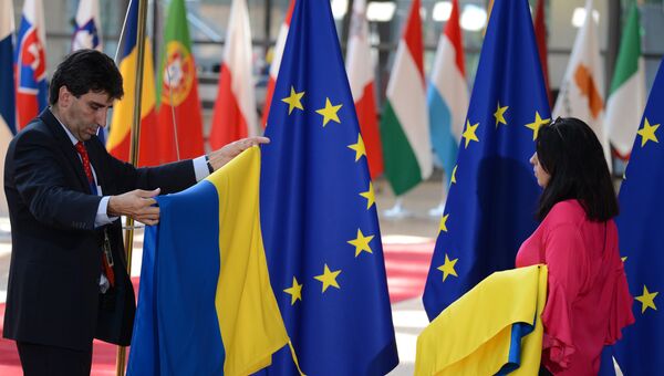 Флаги Украины и ЕС на саммите в Брюсселе. 22 июня 2017
