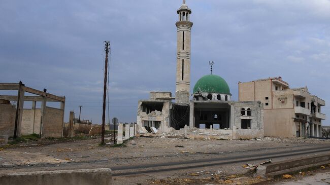 Разрушенное здание мечети в провинции Хама. Архивное фото