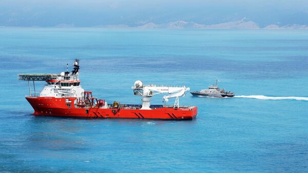 Судно снабжения Normand Poseidon, обеспечивающее работу судна-трубоукладчика Pioneering Spirit в Черном море