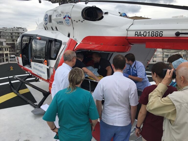 В Москве упавшую с седьмого этажа девочку доставили в реанимацию В Москве упавшую с седьмого этажа девочку доставили в реанимацию