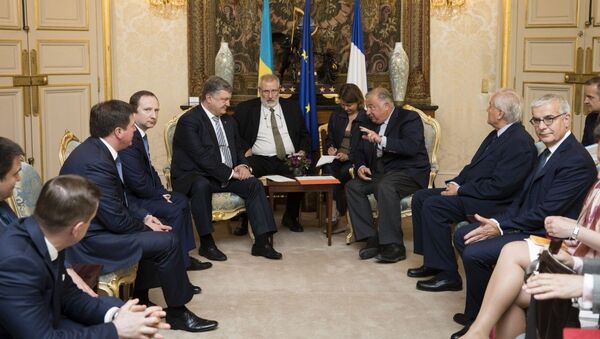 Президент Украины Петр Порошенко во время встречи с французскими сенаторами. 26 июня 2017