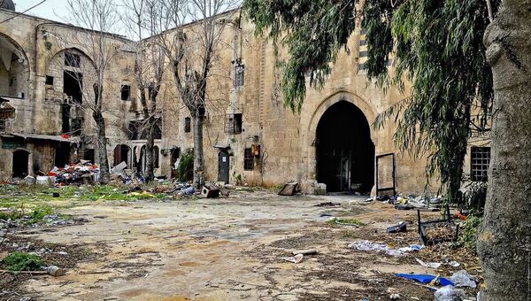 Разрушенные здания в историческом центре города Алеппо. Старый город - комплекс зданий XII-XVI веков был включен в список Всемирного наследия ЮНЕСКО в 1986 году. Сирия, 15.02.2016