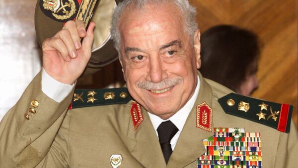 Мустафа Талс в должности министра обороны Сирии, 2001. Архивное фото