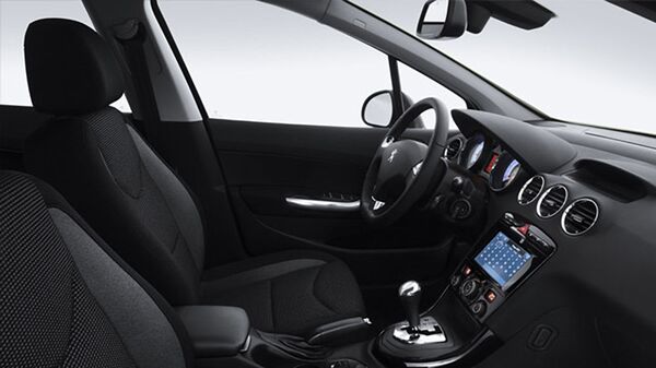 Интерьер автомобиля Peugeot 408 Интерьер автомобиля Peugeot 408