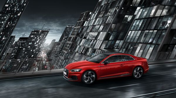 Автомобиль Audi RS 5 Автомобиль Audi RS 5