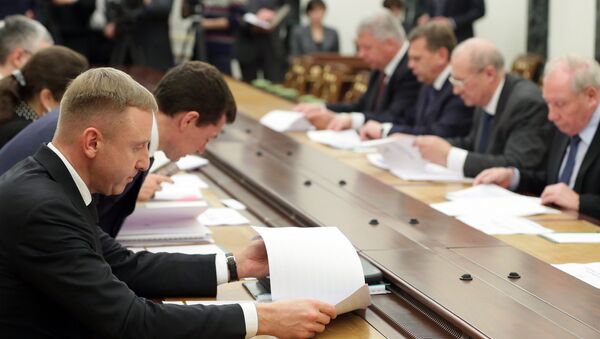 В.Путин провел совещание по вопросу разработки профстандартов