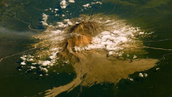 Вулкан Шивелуч на Камчатке, снятый с МКС