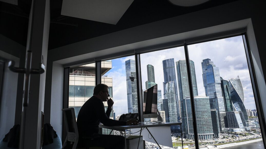 © РИА Новости / Рамиль Ситдиков<br>Современный офис в Москве. Архивное фото