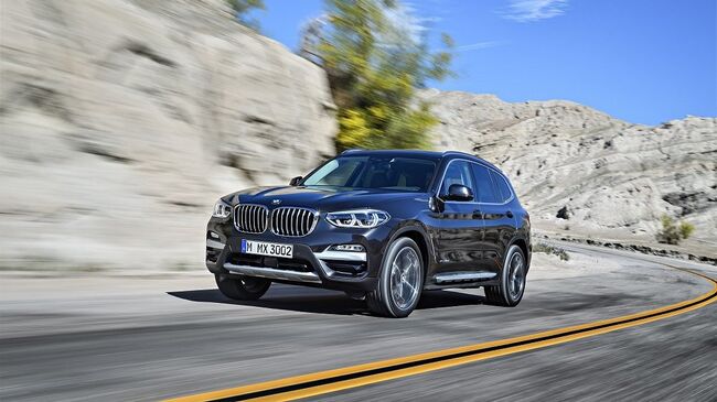 Автомобиль BMW X3. Архивное фото