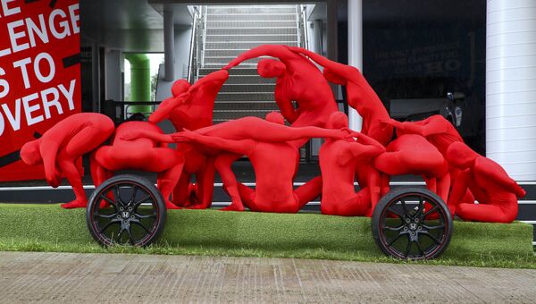Арт-инсталляция The Human Car на Фестивале скорости в британском Гудвуде