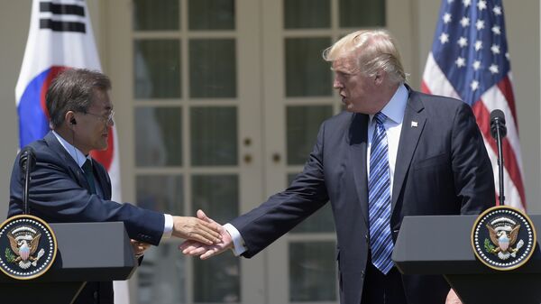 Президент США Дональд Трамп во время совместной пресс-конференции с президентом Южной Кореи Мун Чжэ Ином в Белом доме, Вашингтон. 30 июня 2017