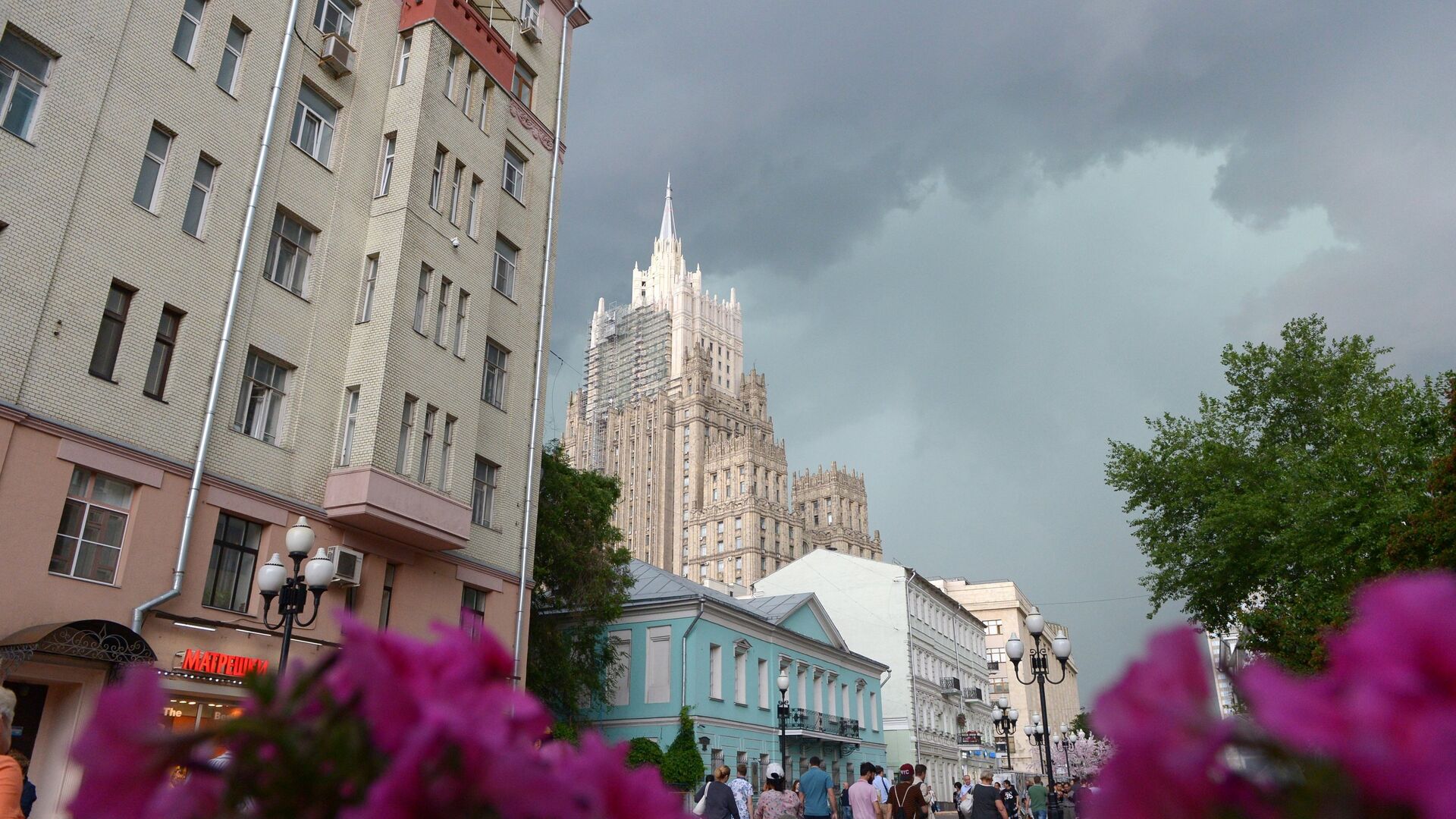 Дождь в Москве - РИА Новости, 1920, 15.07.2021