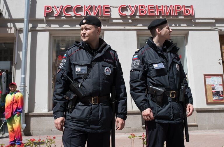 Патрулирование на Старом Арбате Патрулирование на Старом Арбате