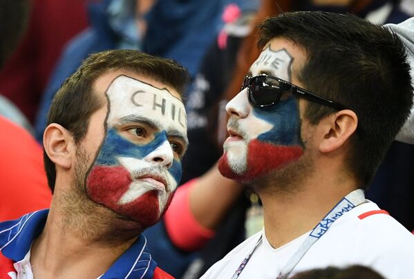 Болельщики сборной Чили перед началом финального матча Кубка конфедераций-2017 по футболу между сборными Чили и Германии