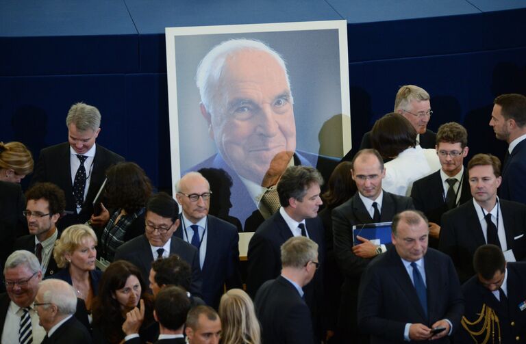 Церемония прощания с экс-канцлером Германии Гельмутом Колем в здании Европейского парламента. 1 июля 2017