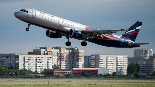 Самолет Airbus A321 авиакомпании Аэрофлот взлетает в международном аэропорту. Архивное фото