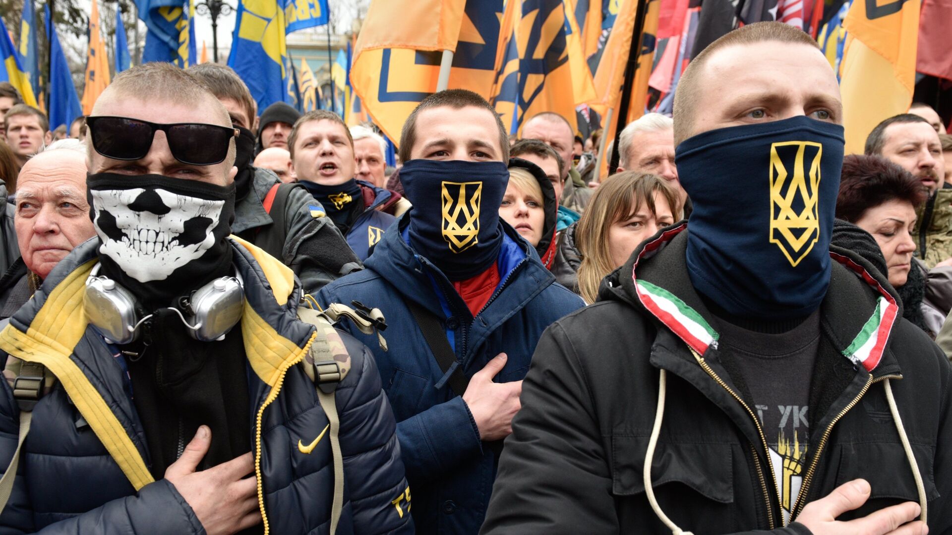Представители националистических организаций во время митинга в центре Киева - РИА Новости, 1920, 27.11.2020