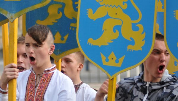 Участники марша в честь годовщины создания дивизии СС Галичина во Львове. Архивное фото