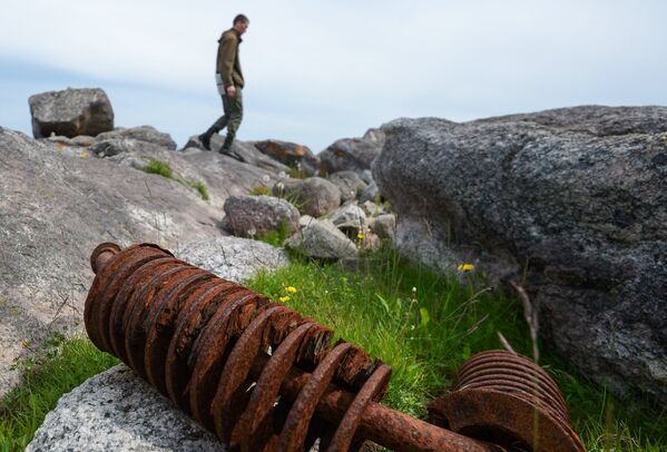 Волонтер комплексной экспедиции Гогланд на острове Большой Тютерс в Финском заливе