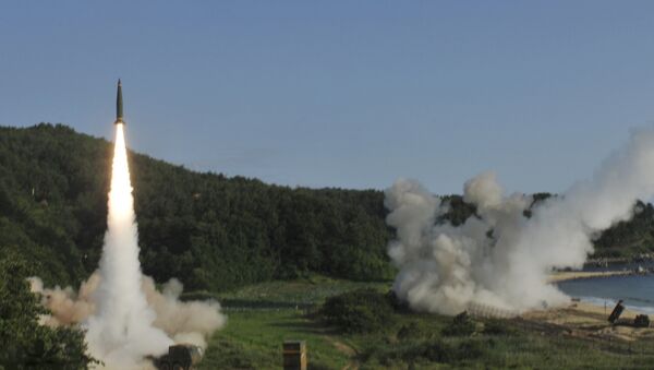 Запуск южнокорейской ракеты Hyunmoo II во время совместных военных учений между США и Южной Кореей. Архивное фото
