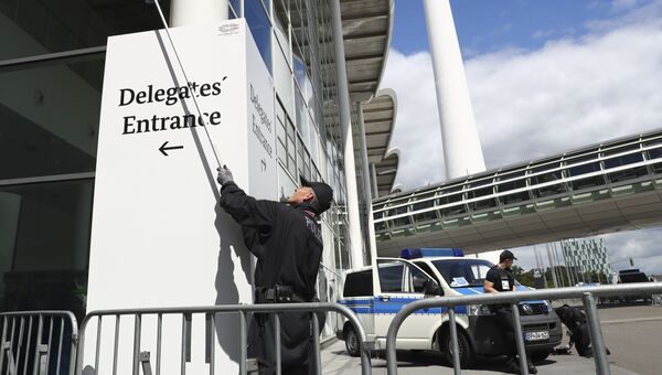 Полиция осматривает территорию в рамках подготовки к саммиту G20 в Гамбурге. 4 июля 2017